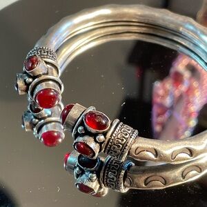 ✔️✔️Mozambique Garnet Bangle
